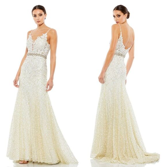 Mac Duggal 79341 Floral Appliqués Sleeveless Plunge Neck Trumpet Gown, Size 12 - Picture 1 of 13